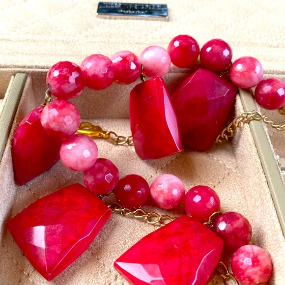 Red beaded stone necklace - Picture 3 of 3